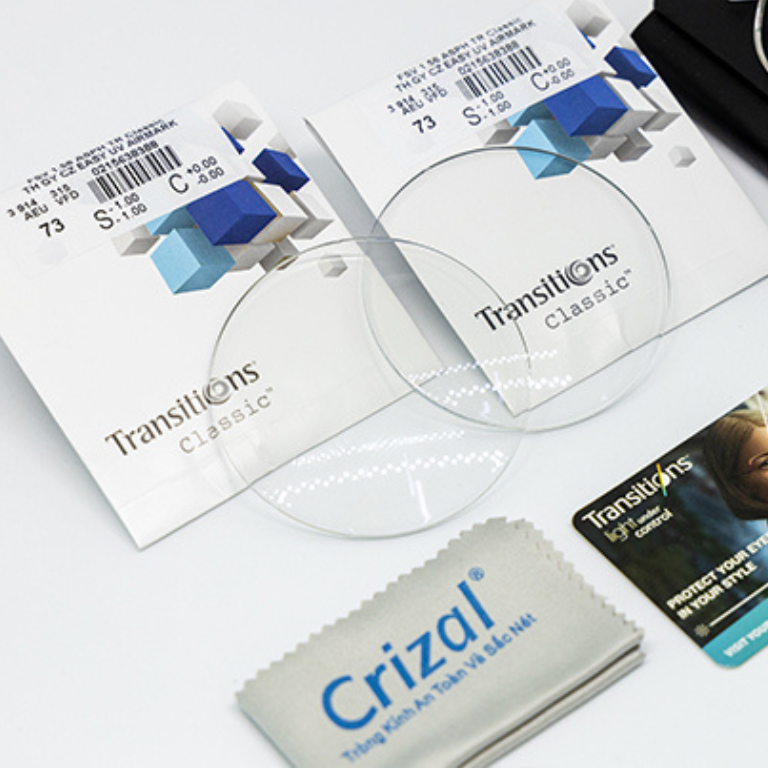 Tròng Essilor Transitions Classic